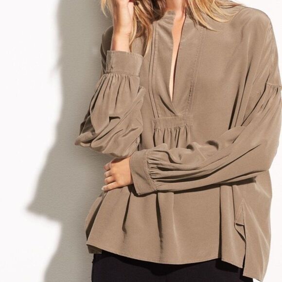 Vince Shirred 100% Silk Blouse Top XS Drop Shoulder Slouchy Balloon Long Sleeve - Picture 2 of 15